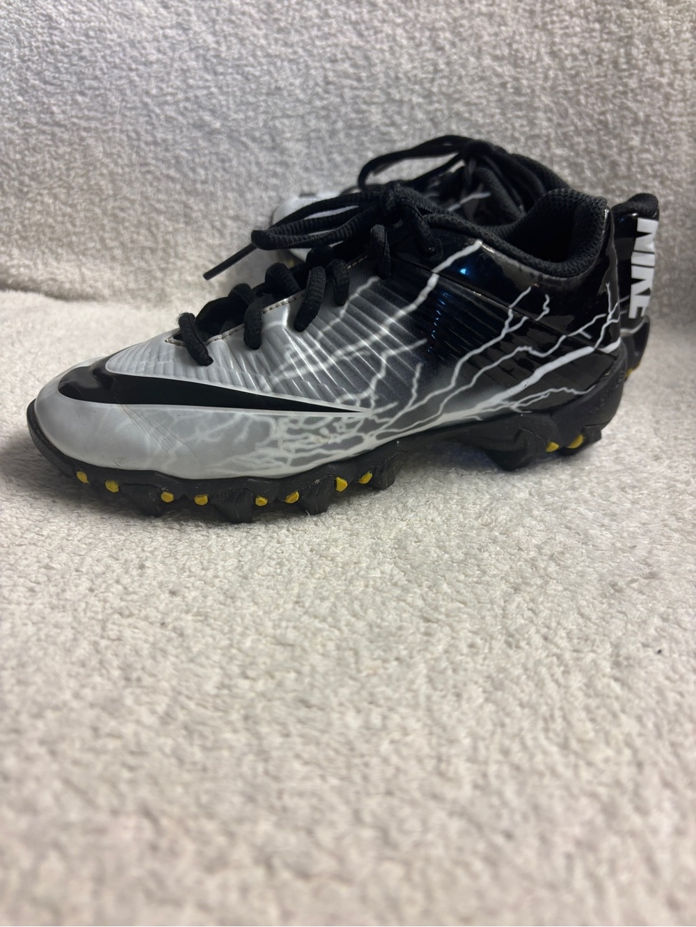 Nike Vapor Lightning football cleats Boys size 1